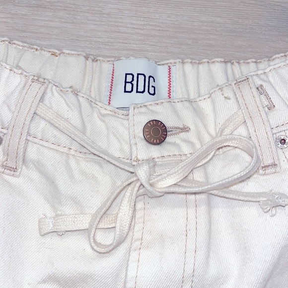 NWT Urban Outfitters BDG A-Line Cutoff Ivory High-Rise Baggy Denim shorts - Picture 9 of 13